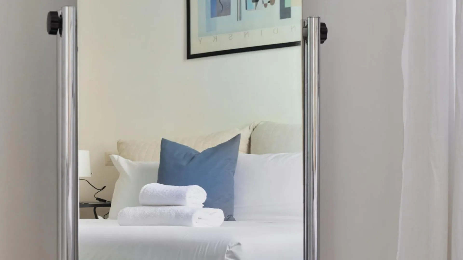 Just Urban Stays - Bright And Functional Apartment - Corso Genova Μιλάνο 0*,  Ιταλία