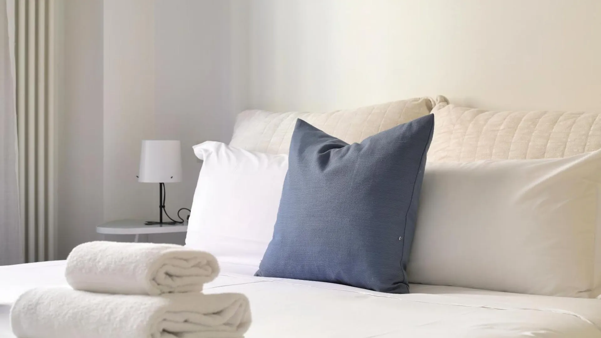 Just Urban Stays - Bright And Functional Apartment - Corso Genova Μιλάνο 0*,