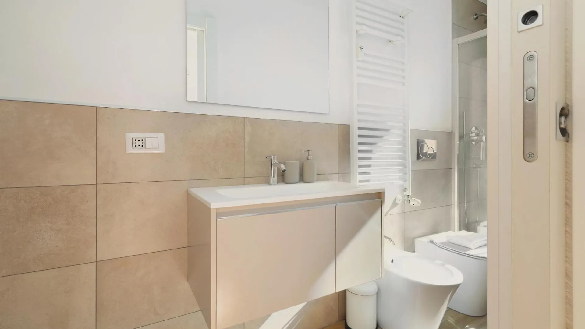 Just Urban Stays - Bright And Functional Apartment - Corso Genova Μιλάνο